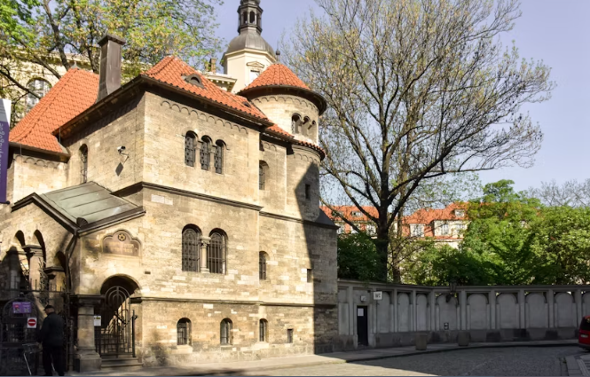Walking tour of Prague's Jewish Quarter with Jewish Museum tickets - Image 3